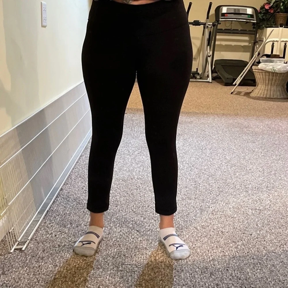 Women's Lululemon Mid Rise Leggings